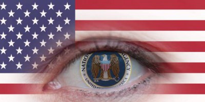 Logo der NSA National Security Agency der USA in einem menschlichen Auge das aus der Flagge der USA